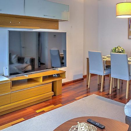 San Bernardo Family Apartment Севилья Экстерьер фото