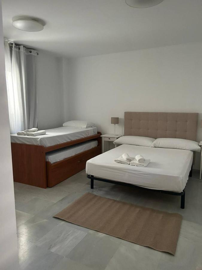 San Bernardo Family Apartment Севилья Экстерьер фото
