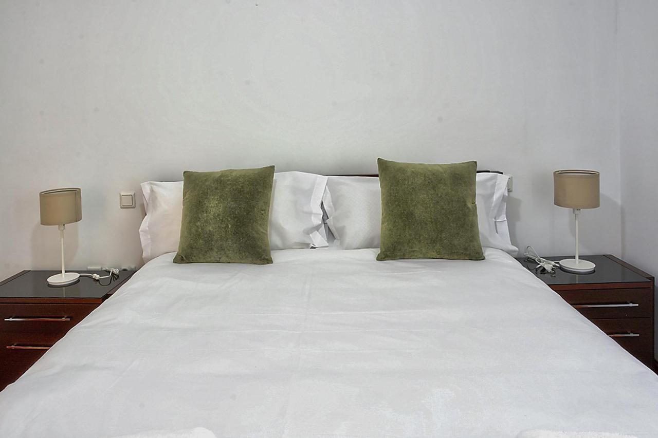 San Bernardo Family Apartment Севилья Экстерьер фото