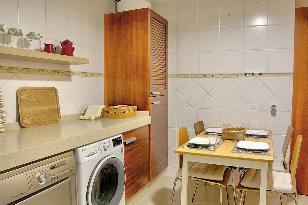 San Bernardo Family Apartment Севилья Экстерьер фото