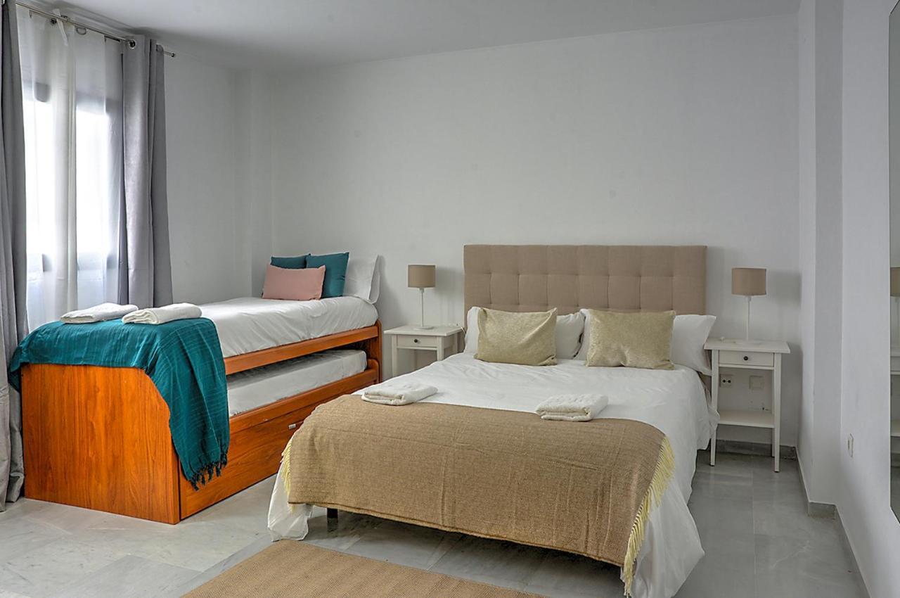 San Bernardo Family Apartment Севилья Экстерьер фото