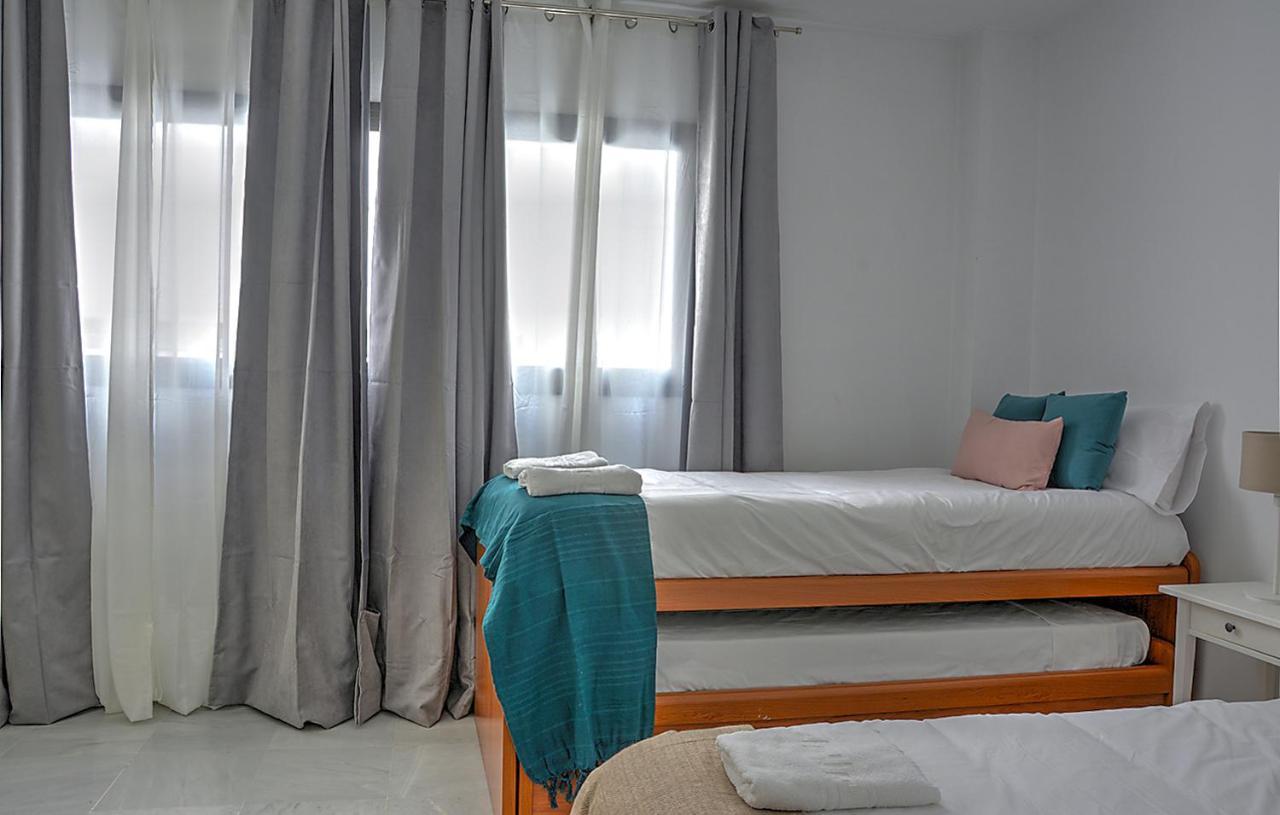 San Bernardo Family Apartment Севилья Экстерьер фото