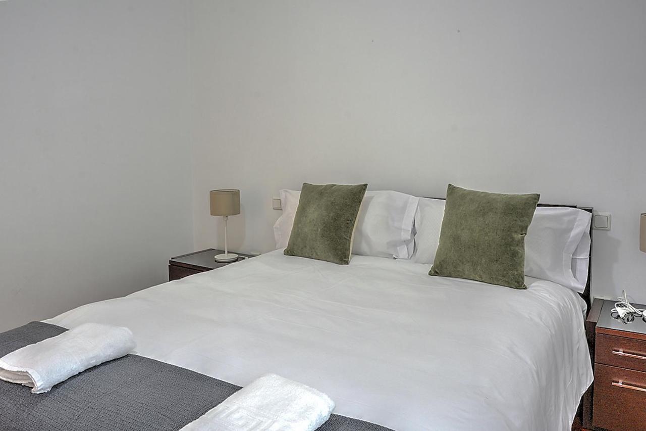 San Bernardo Family Apartment Севилья Экстерьер фото