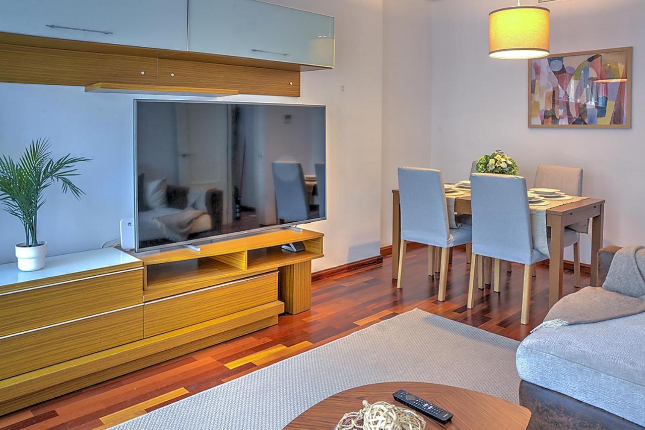 San Bernardo Family Apartment Севилья Экстерьер фото