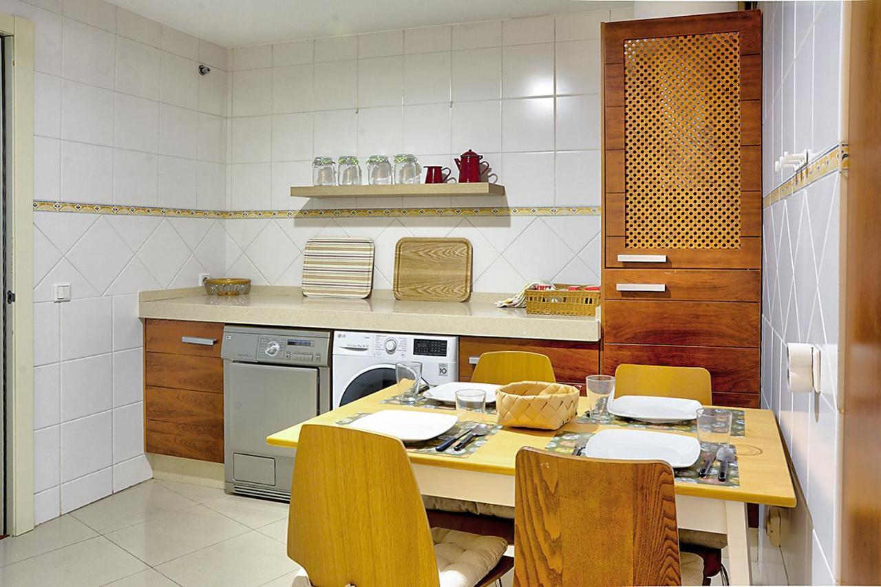 San Bernardo Family Apartment Севилья Экстерьер фото