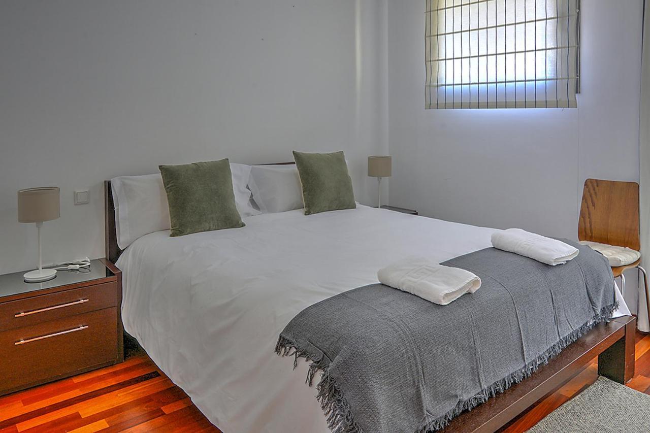 San Bernardo Family Apartment Севилья Экстерьер фото