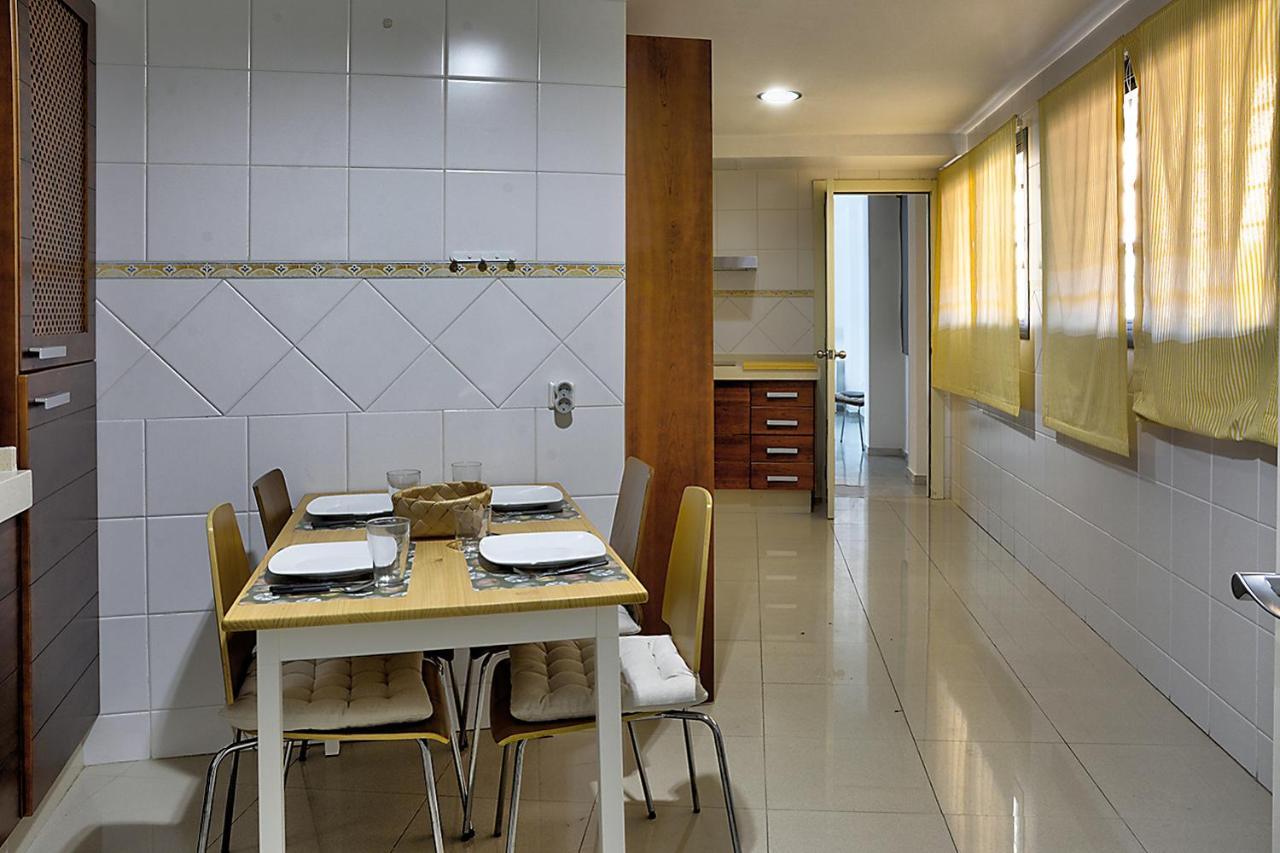 San Bernardo Family Apartment Севилья Экстерьер фото