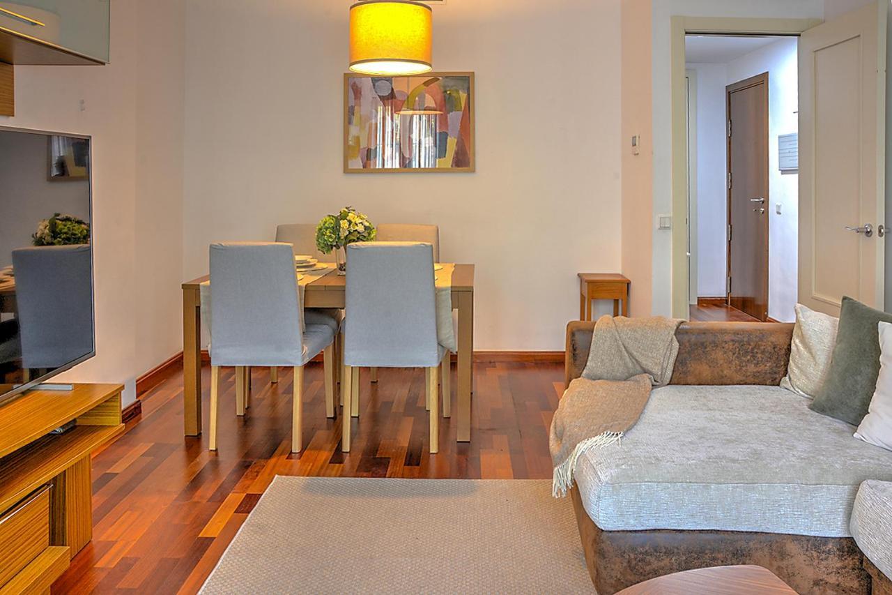 San Bernardo Family Apartment Севилья Экстерьер фото