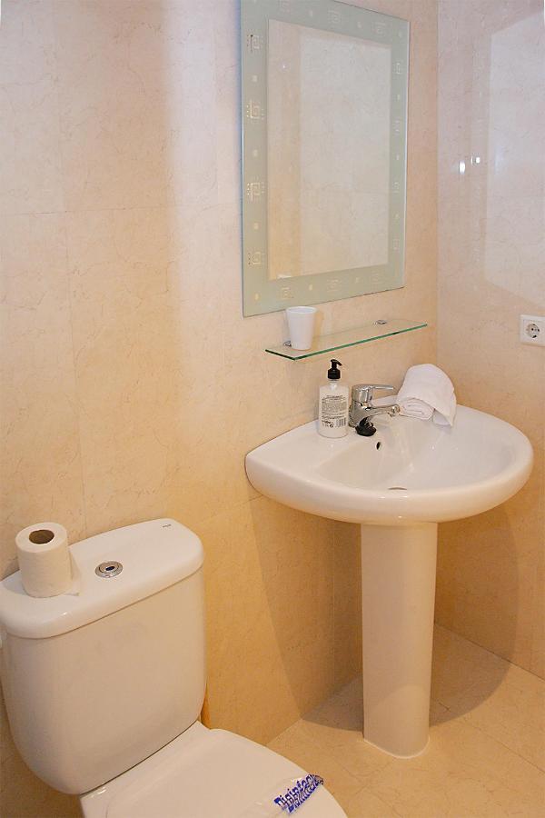 San Bernardo Family Apartment Севилья Экстерьер фото