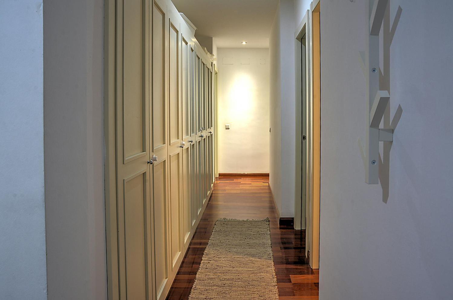 San Bernardo Family Apartment Севилья Экстерьер фото
