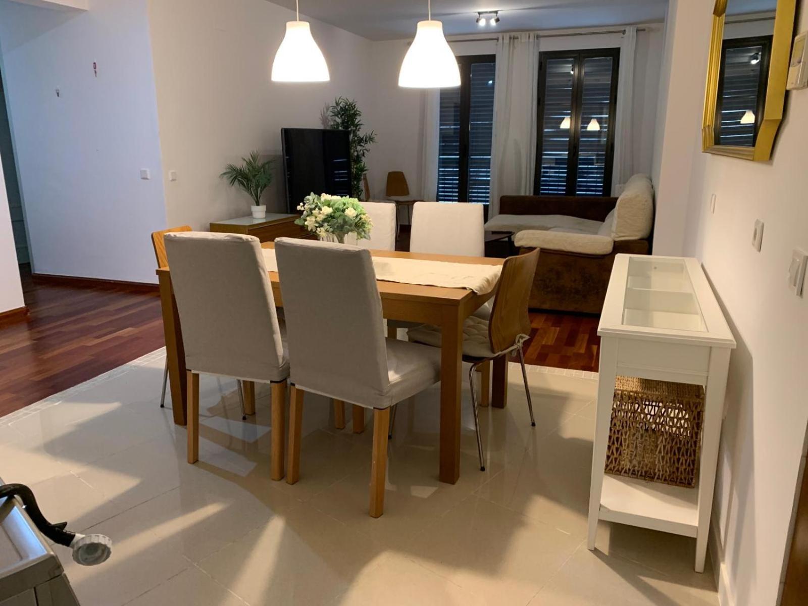 San Bernardo Family Apartment Севилья Экстерьер фото